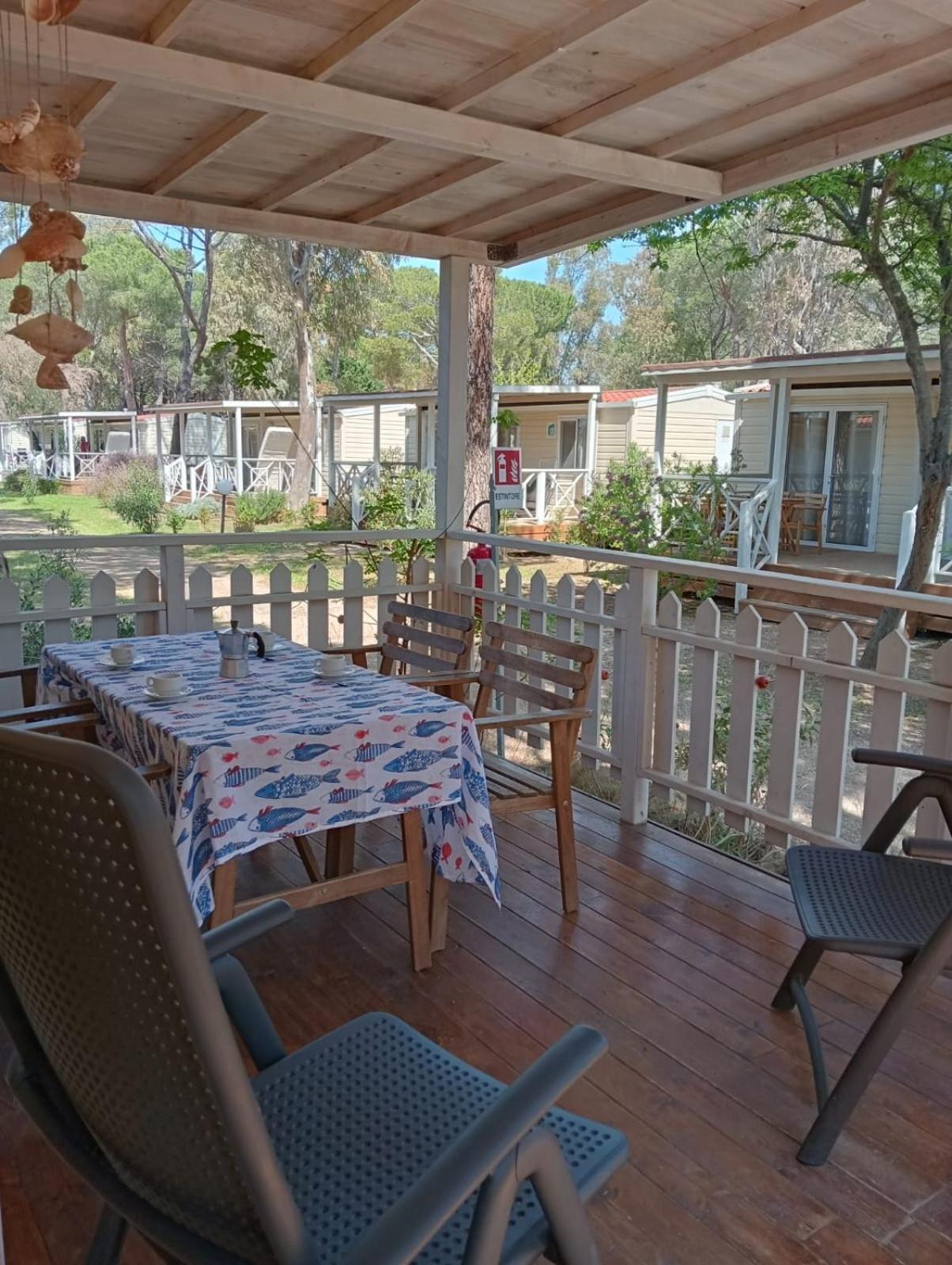 Camping I Melograni Marina Di Bibbona Luaran gambar